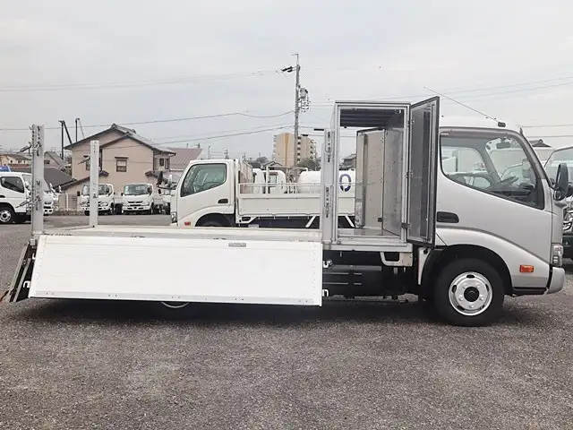 トヨタ ダイナ 小型 平ボディ アルミブロック TKG-XZU645の中古トラック画像8