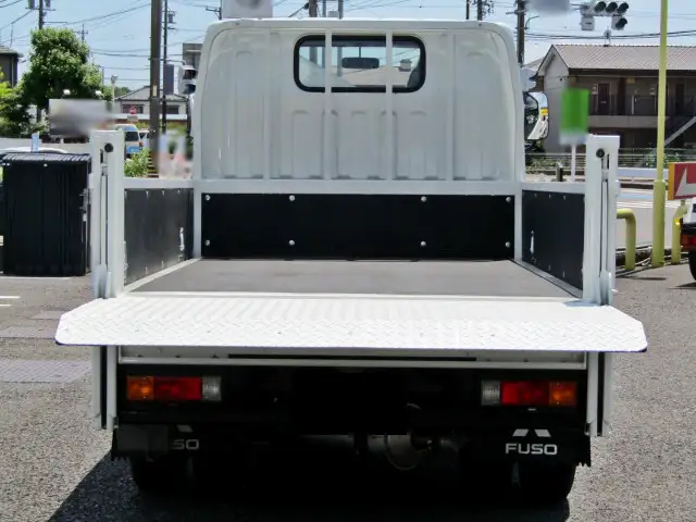 三菱 キャンター 小型 平ボディ パワーゲート 2RG-FBA20の中古トラック画像4