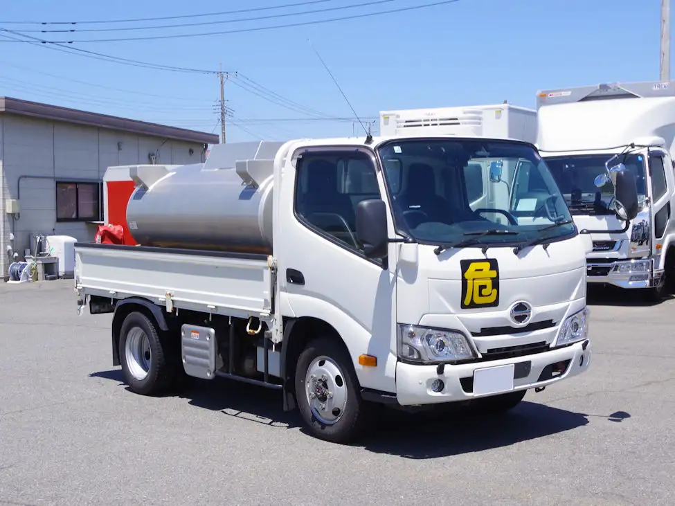 日野 デュトロ 小型 タンク車 ローリー 2KG-XZU675Mの中古トラック画像2