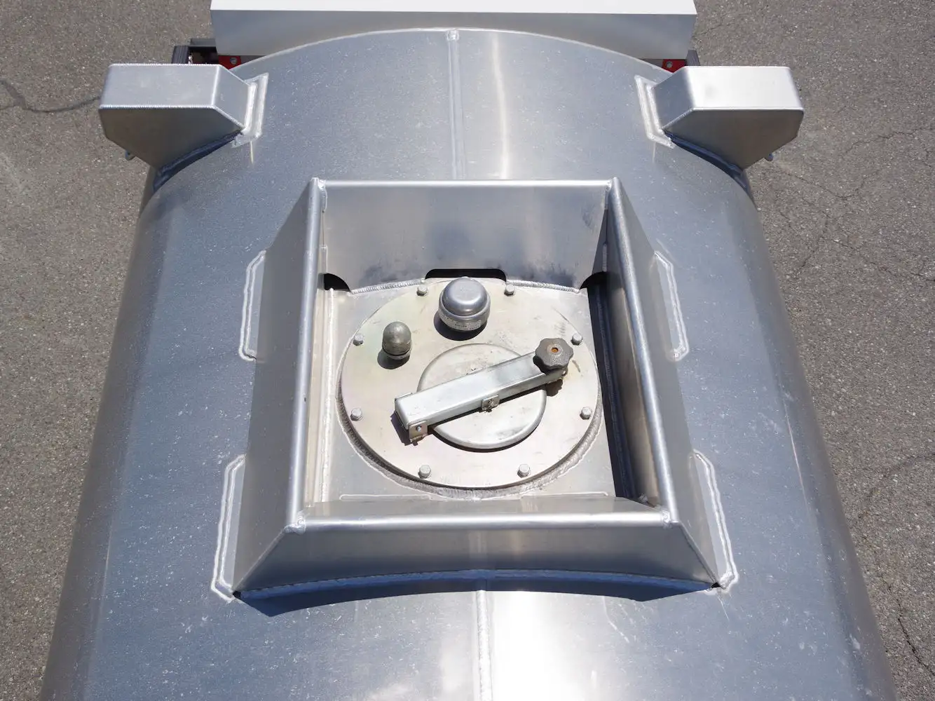 日野 デュトロ 小型 タンク車 ローリー 2KG-XZU675Mの中古トラック画像7