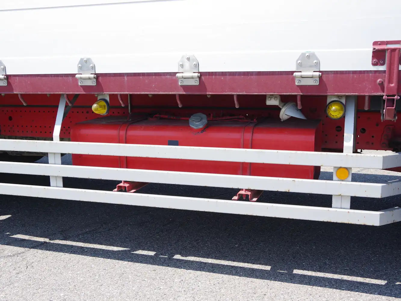 いすゞ フォワード 中型/増トン 平ボディ アルミブロック LKG-FTR90S2の中古トラック画像16