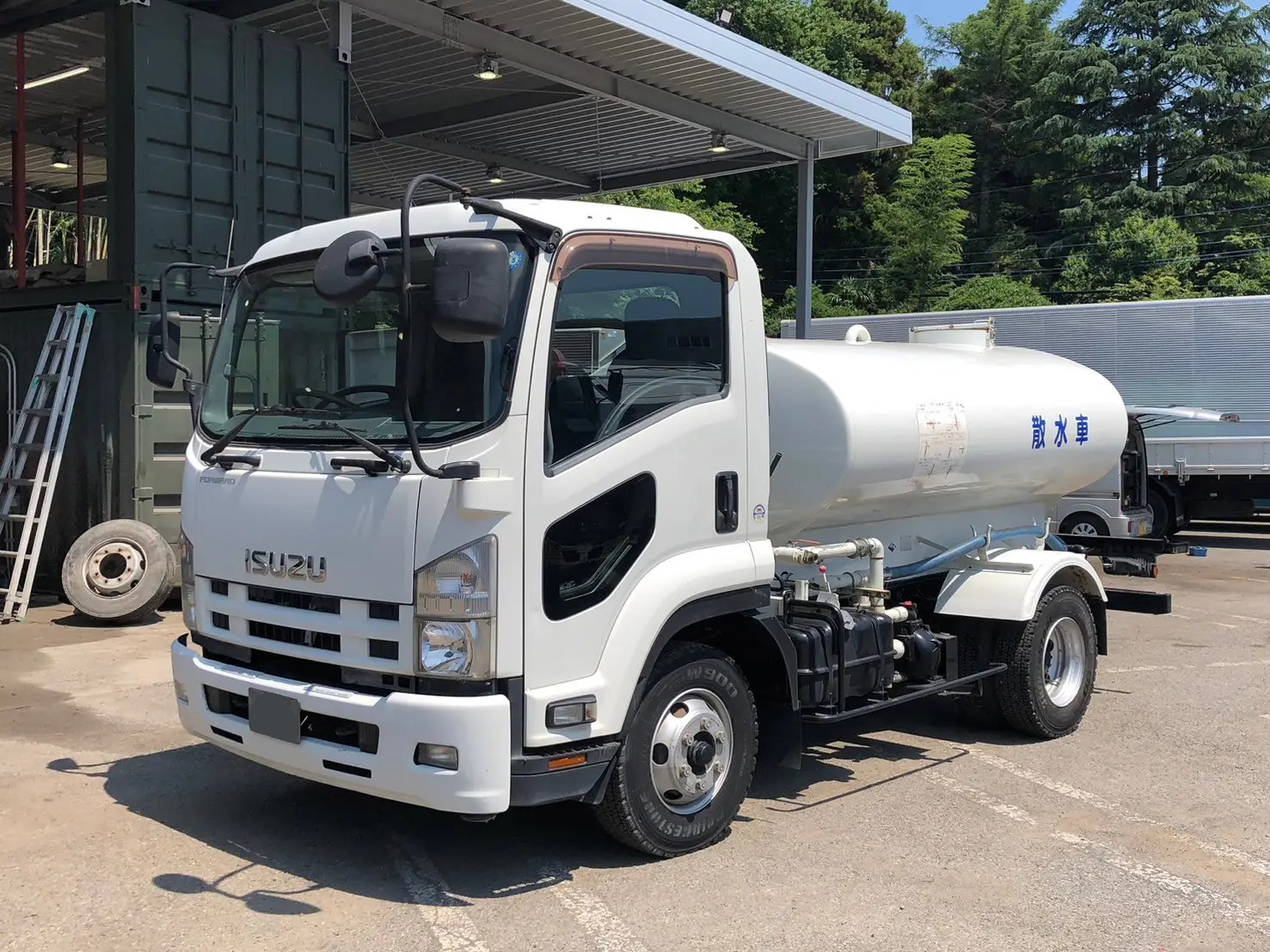 いすゞ フォワード 中型/増トン タンク車 散水車