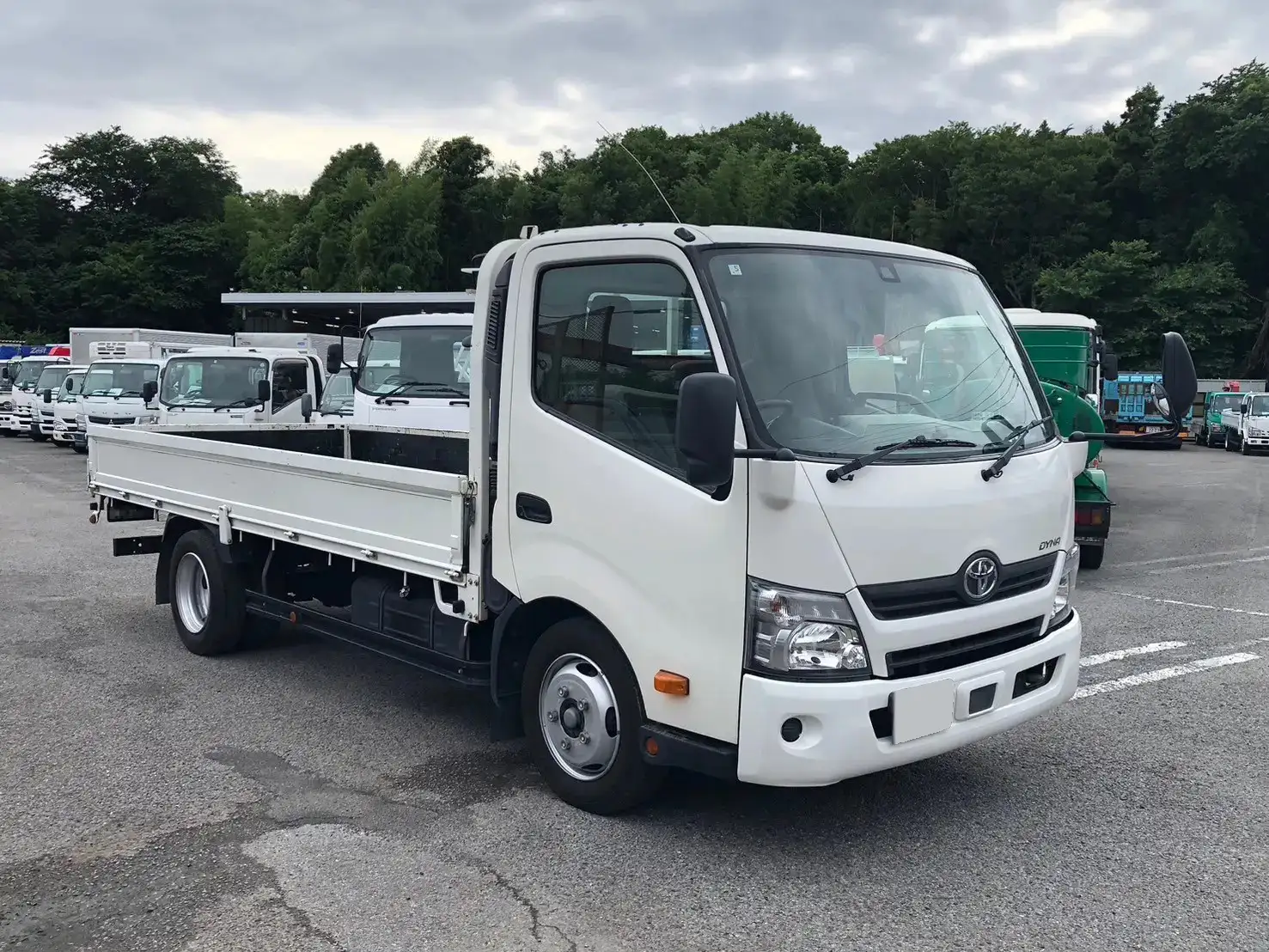 トヨタ ダイナ 小型 平ボディ TKG-XZU710 H30の中古トラック画像2