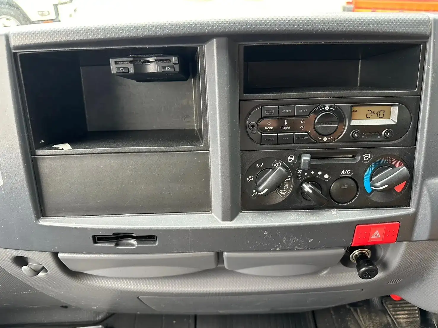 いすゞ エルフ 小型 平ボディ TPG-NKR85R H30の中古トラック画像13