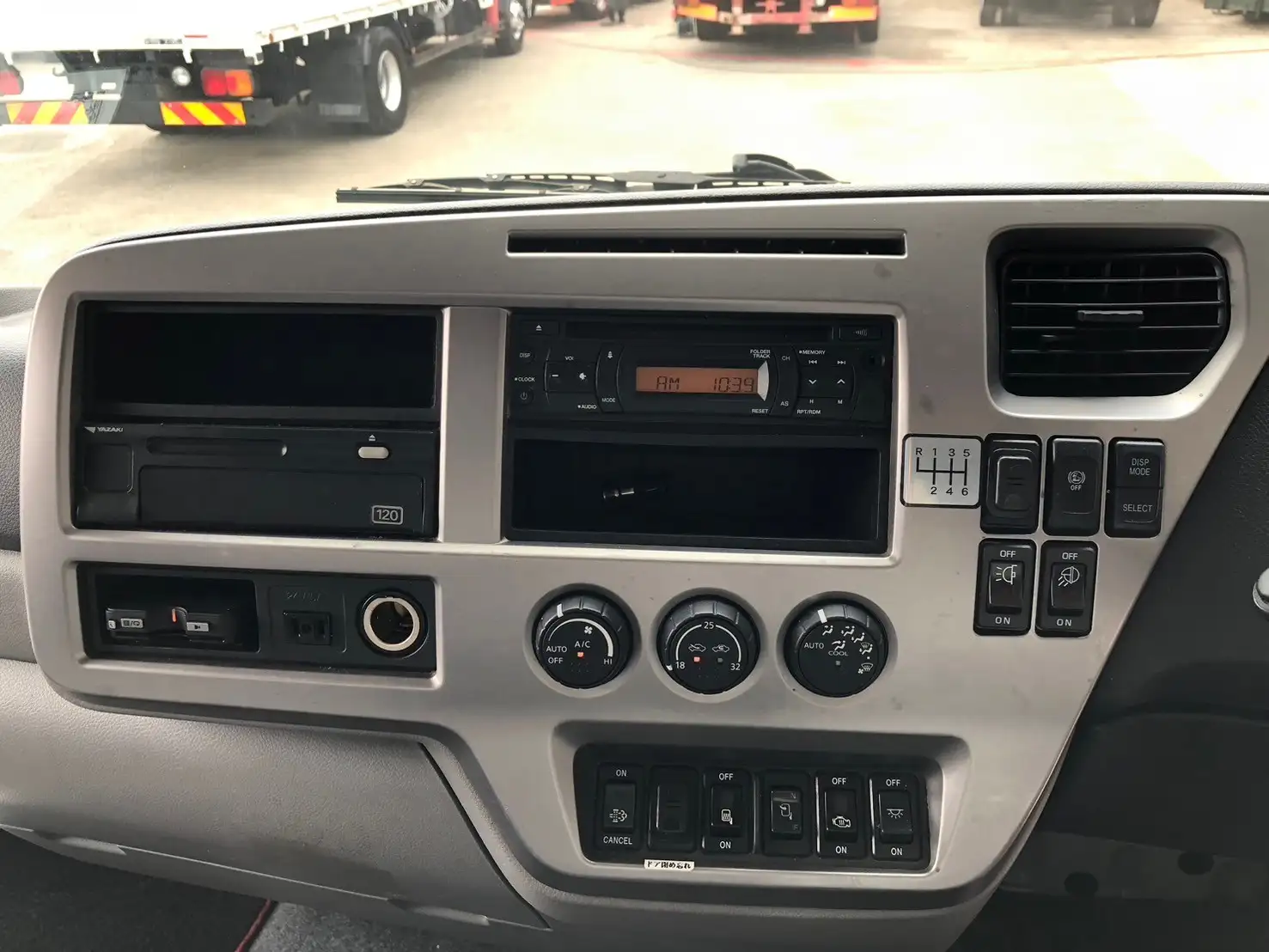 日産UD コンドル 中型/増トン ウイング エアサス ベッドの中古トラック画像14