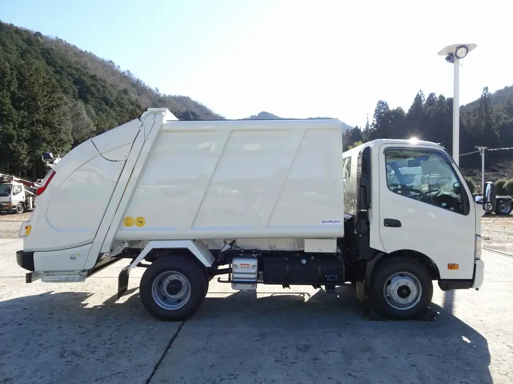 日野 デュトロ 小型 パッカー車 プレス式 2KG-XZU700Xの中古トラック画像2