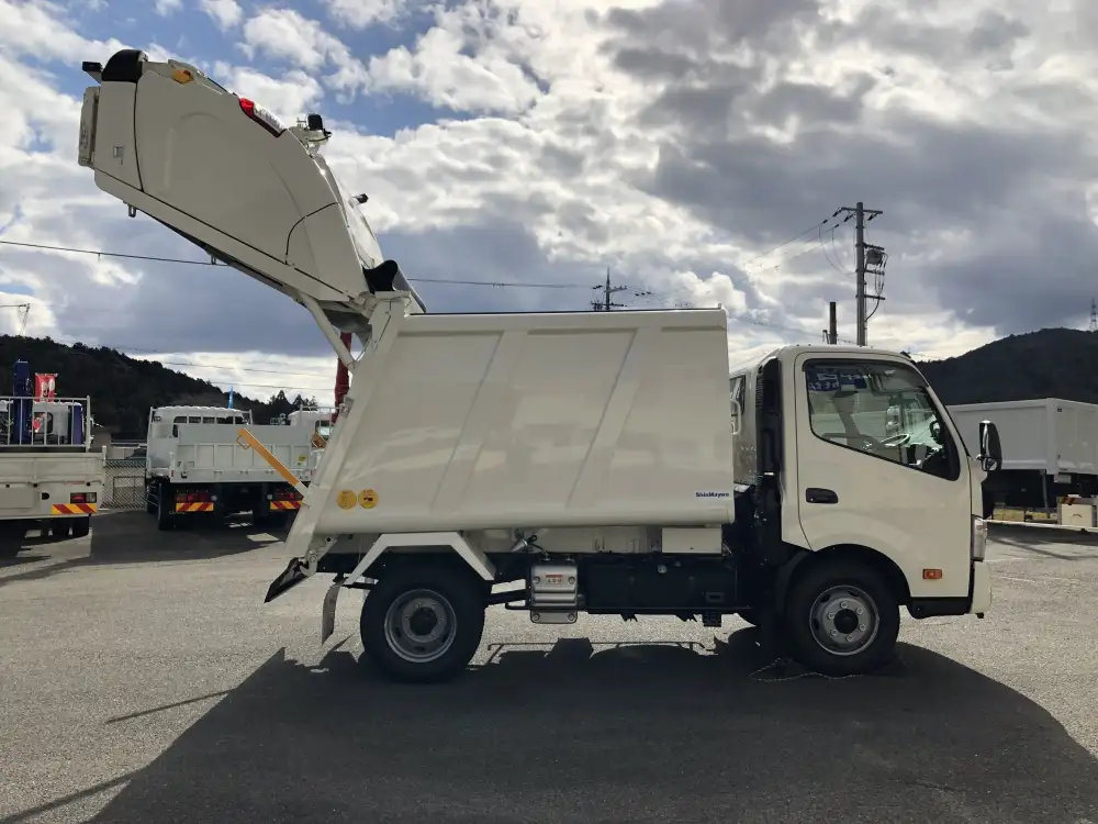 日野 デュトロ 小型 パッカー車 プレス式 2KG-XZU700Xの中古トラック画像2
