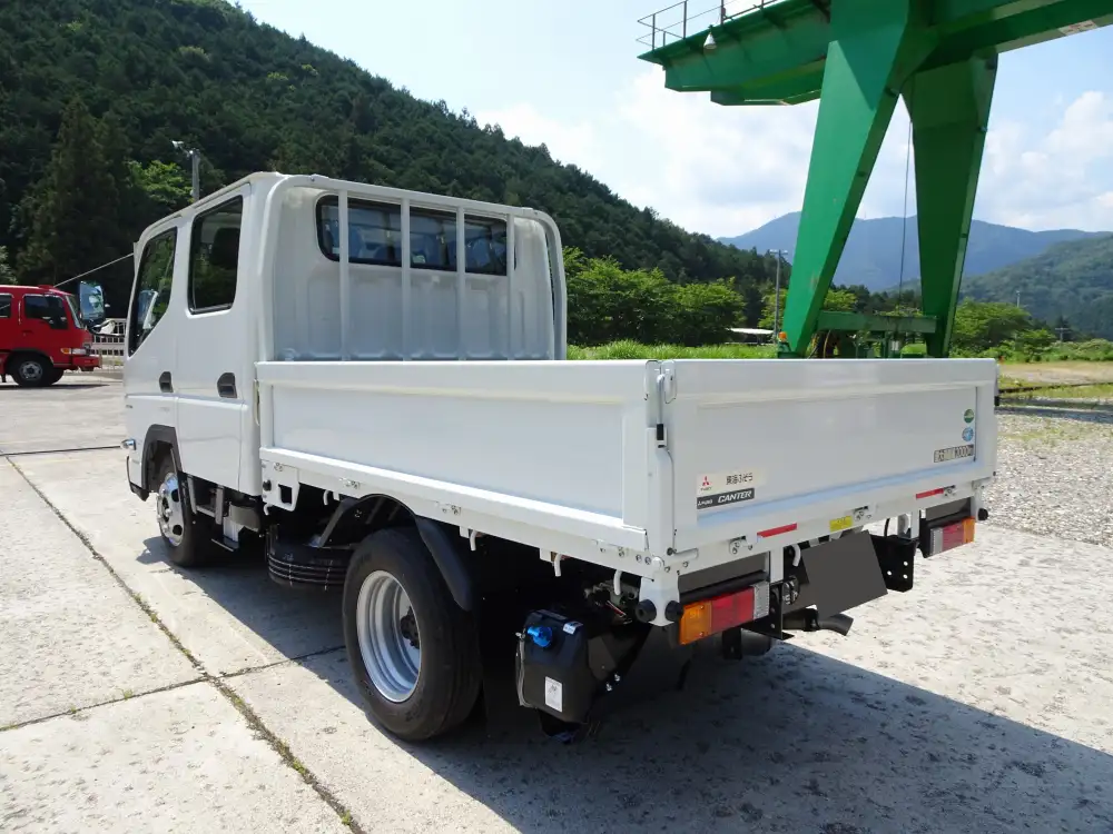 三菱 キャンター 小型 平ボディ Wキャブ 2RG-FBA20の中古トラック画像4