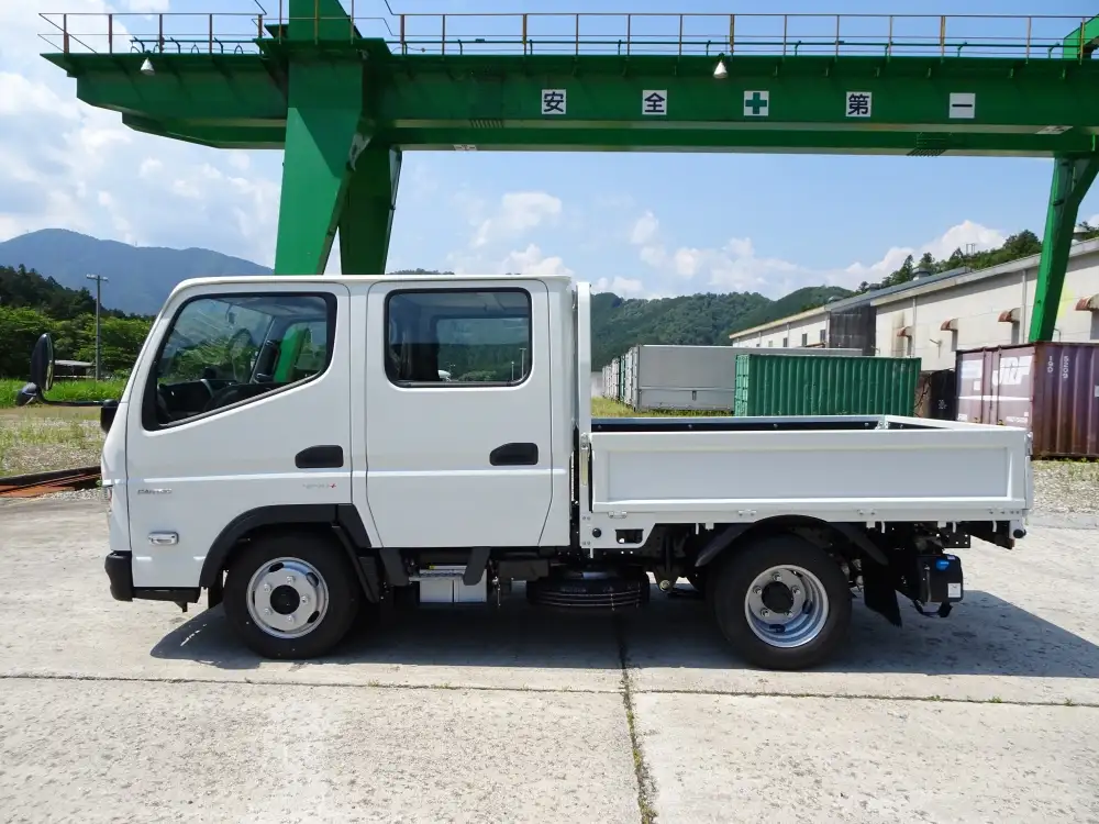 三菱 キャンター 小型 平ボディ Wキャブ 2RG-FBA20の中古トラック画像3