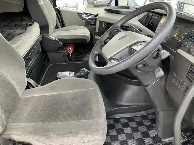 ボルボ トラック 大型 トラクター ハイルーフ 1デフの中古トラック画像7
