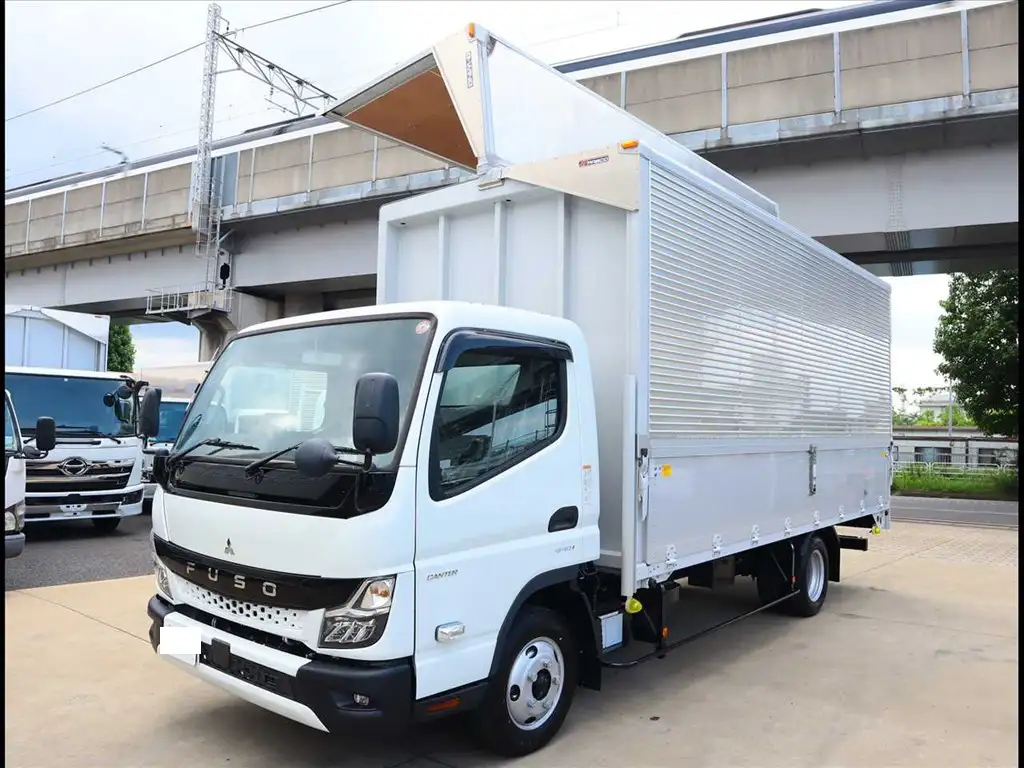 三菱 キャンター 小型 ウイング 2RG-FEB50 R5の中古トラック画像1