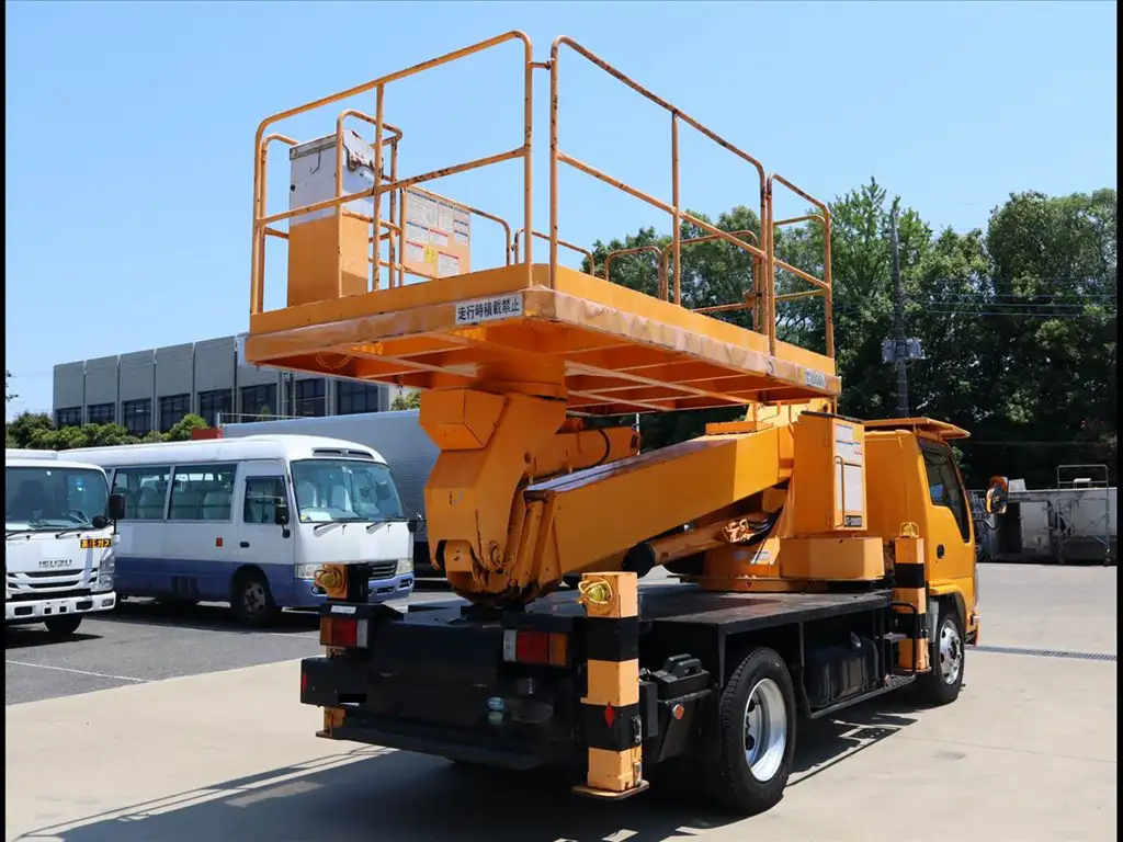 いすゞ エルフ 小型 高所・建柱車 高所作業車 の中古トラック