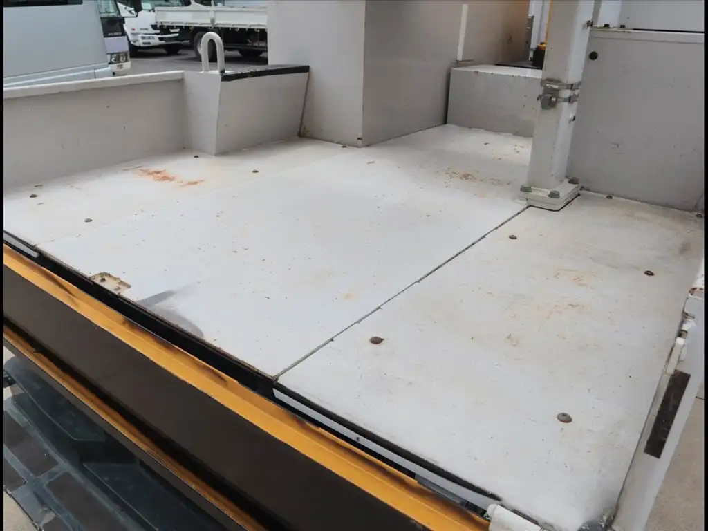 三菱 キャンター 小型 高所・建柱車 高所作業車 電工仕様の中古トラック画像6