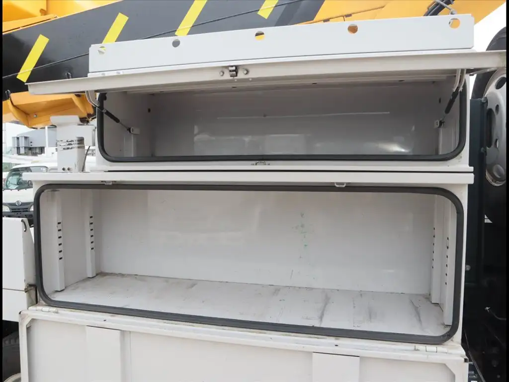 三菱 キャンター 小型 高所・建柱車 高所作業車 電工仕様の中古トラック画像7