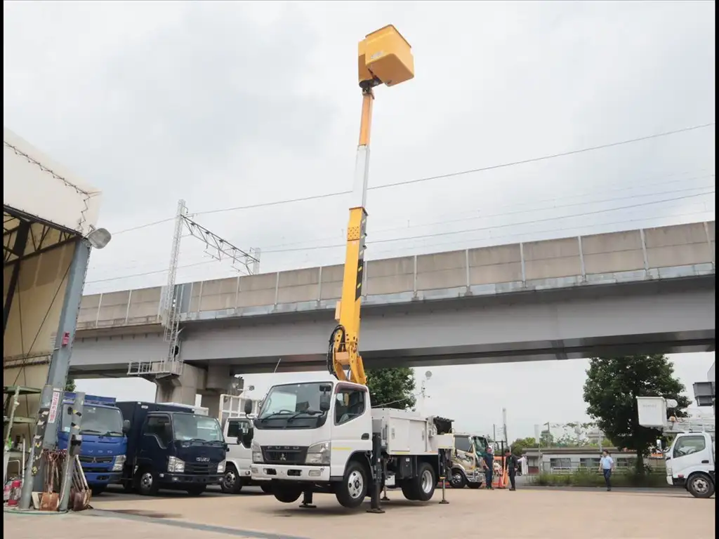三菱 キャンター 小型 高所・建柱車 高所作業車 電工仕様の中古トラック画像5