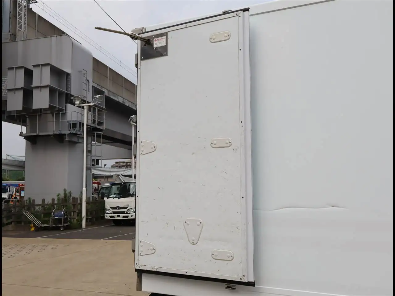 日野 デュトロ 小型 冷凍冷蔵 低温 スタンバイの中古トラック画像10