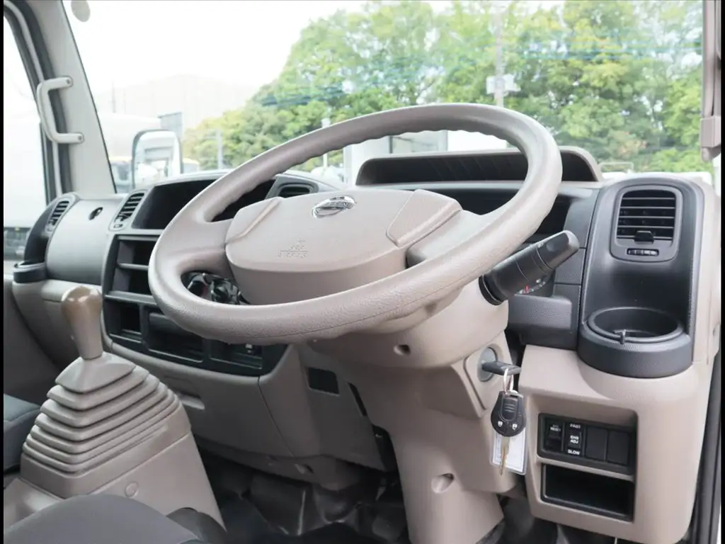 日産 アトラス 小型 平ボディ CBF-SQ2F24 H28の中古トラック画像11