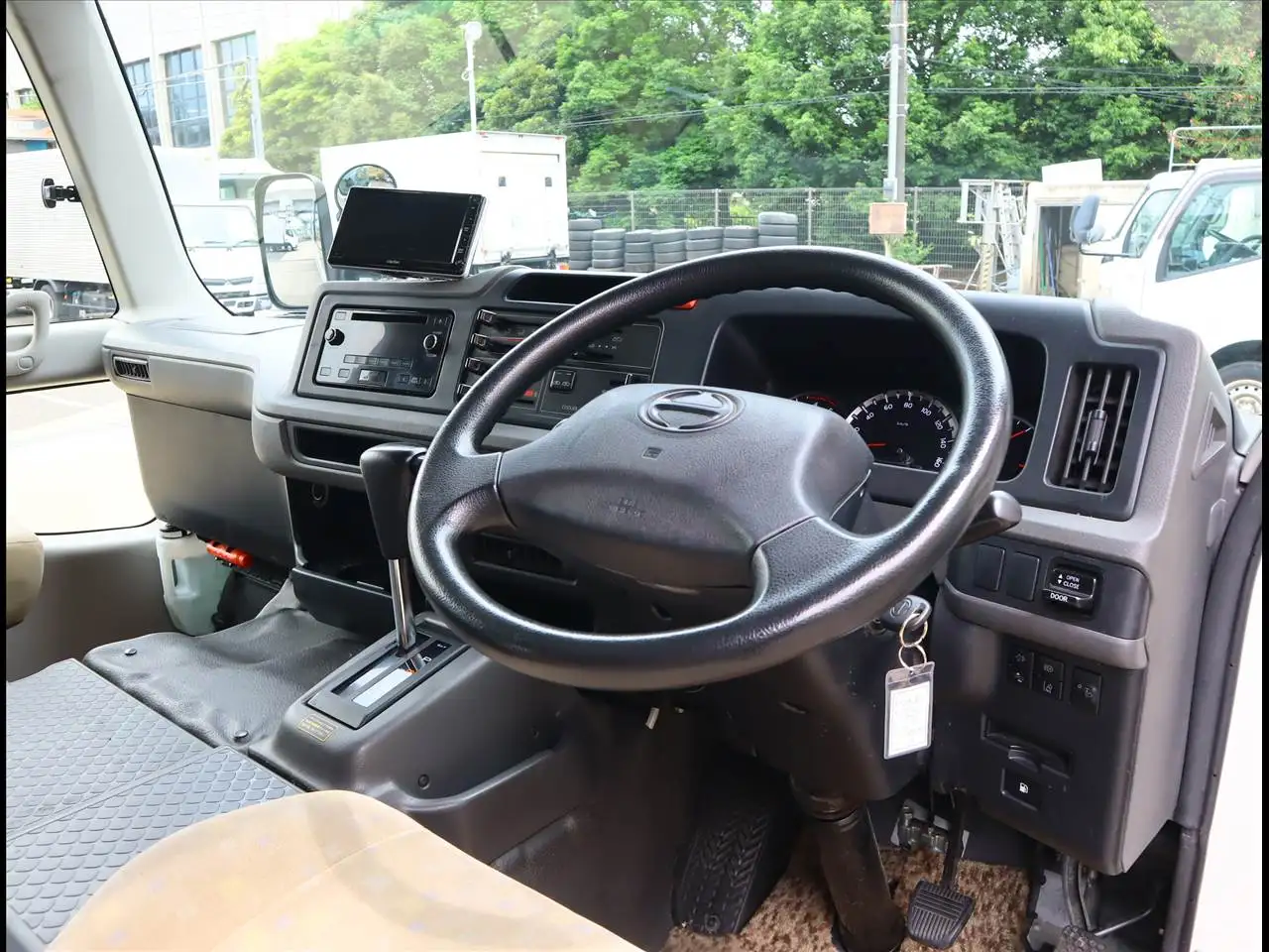 日野 リエッセ 小型 バス マイクロバス 2DG-XZB70Mの中古トラック画像9