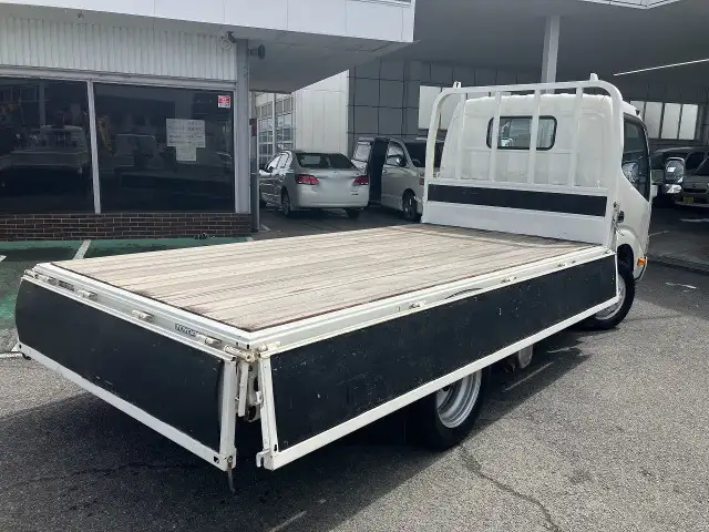トヨタ ダイナ 小型 平ボディ TKG-XZU685 H27の中古トラック画像5