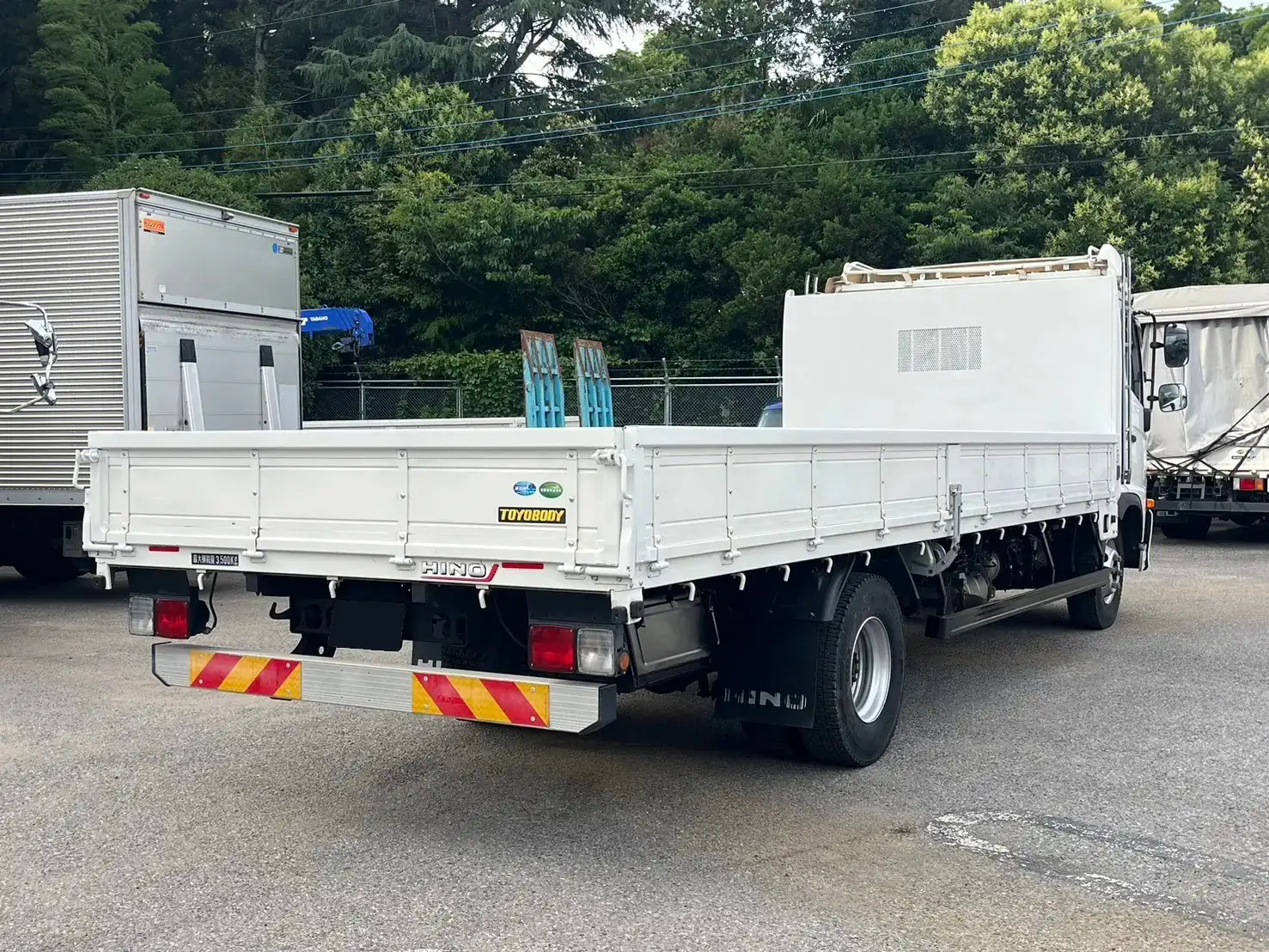 日野 レンジャー 中型/増トン 平ボディ 2KG-FC2ABA H30の中古トラック画像3