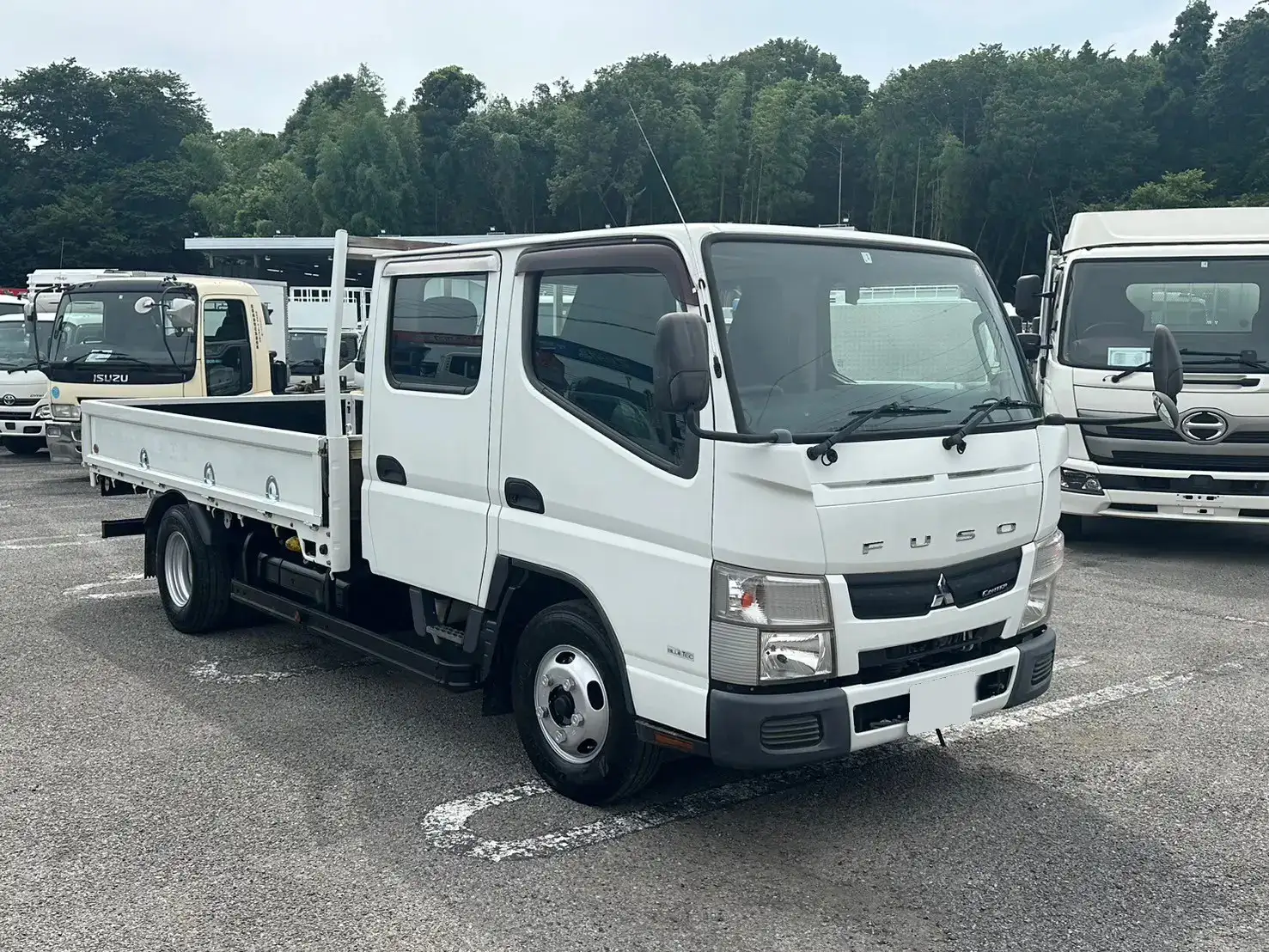 三菱 キャンター 小型 平ボディ Wキャブ TKG-FEA20の中古トラック画像2