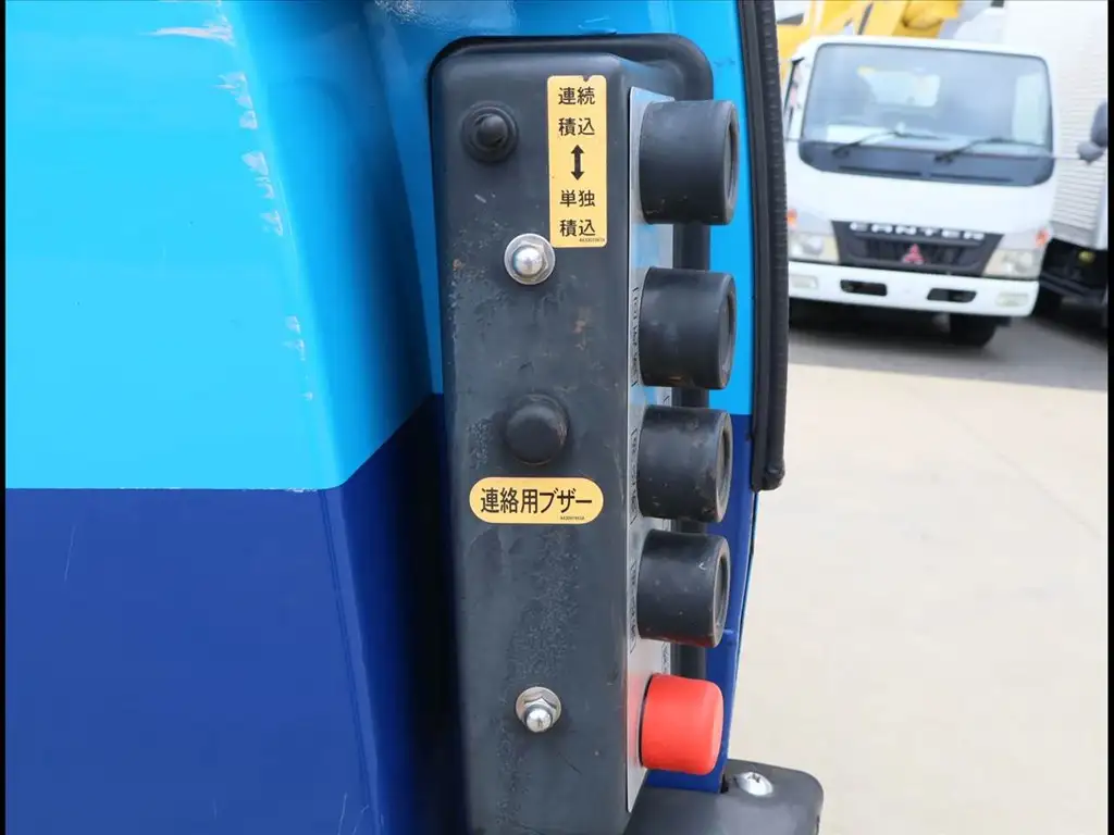 三菱 キャンター 小型 パッカー車 巻き込み式 回転ダンプ式の中古トラック画像6