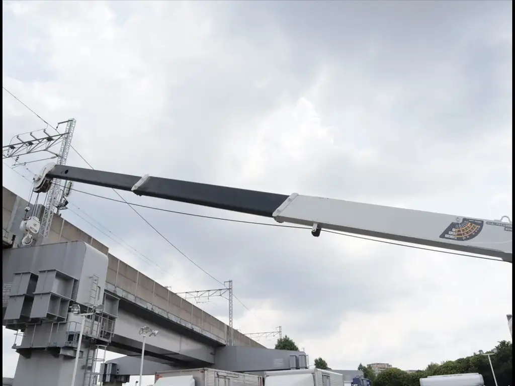 いすゞ エルフ 小型 クレーン付 3段 ラジコンの中古トラック画像8