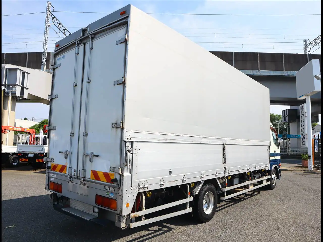 三菱 ファイター 中型/増トン ウイング ベッド TKG-FK61Fの中古トラック画像3