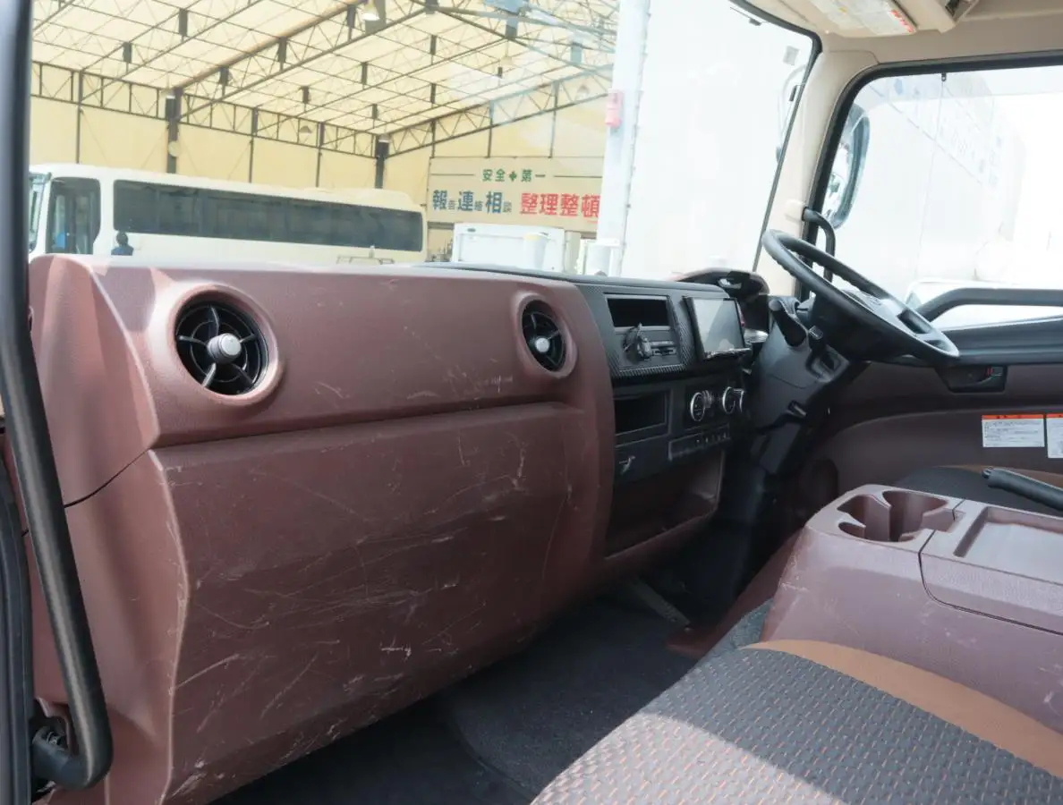 日野 レンジャー 中型/増トン 平ボディ 2KG-FC2ABA H30の中古トラック画像10