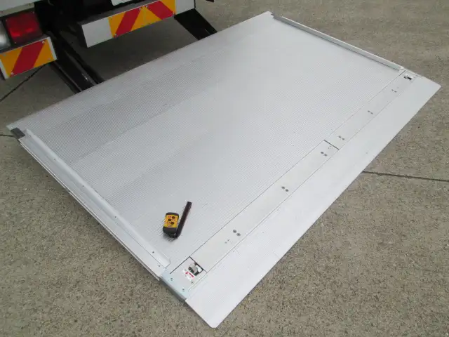 いすゞ フォワード 中型/増トン ウイング パワーゲート エアサスの中古トラック画像10