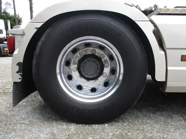 ボルボ トラック 大型 トラクター ハイルーフ 1デフの中古トラック画像20
