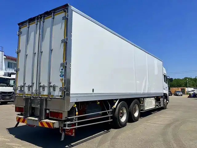 日産UD クオン 大型 冷凍冷蔵 ハイルーフ スタンバイの中古トラック画像2