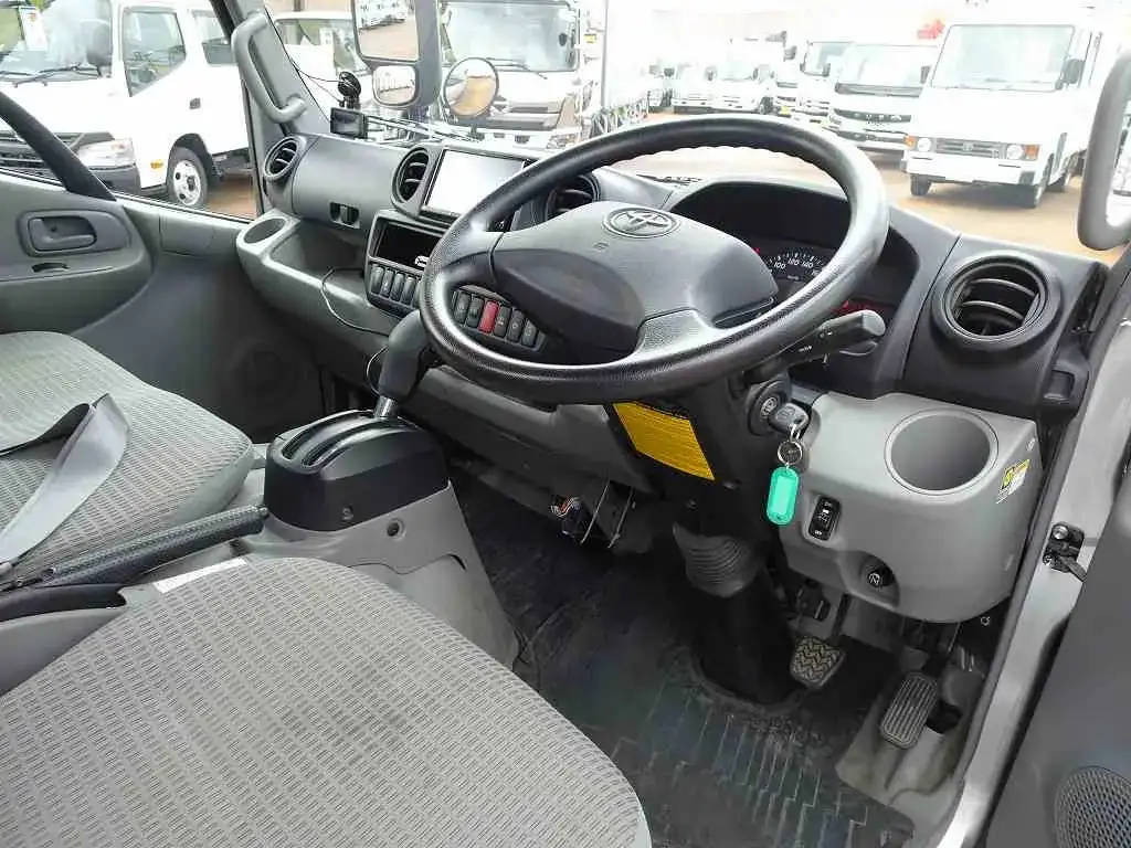 トヨタ トヨエース 小型 平ボディ パワーゲート TKG-XZC605の中古トラック画像9