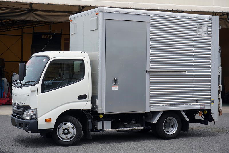 トヨタ トヨエース 小型 アルミバン 10尺 TPG-XZU605