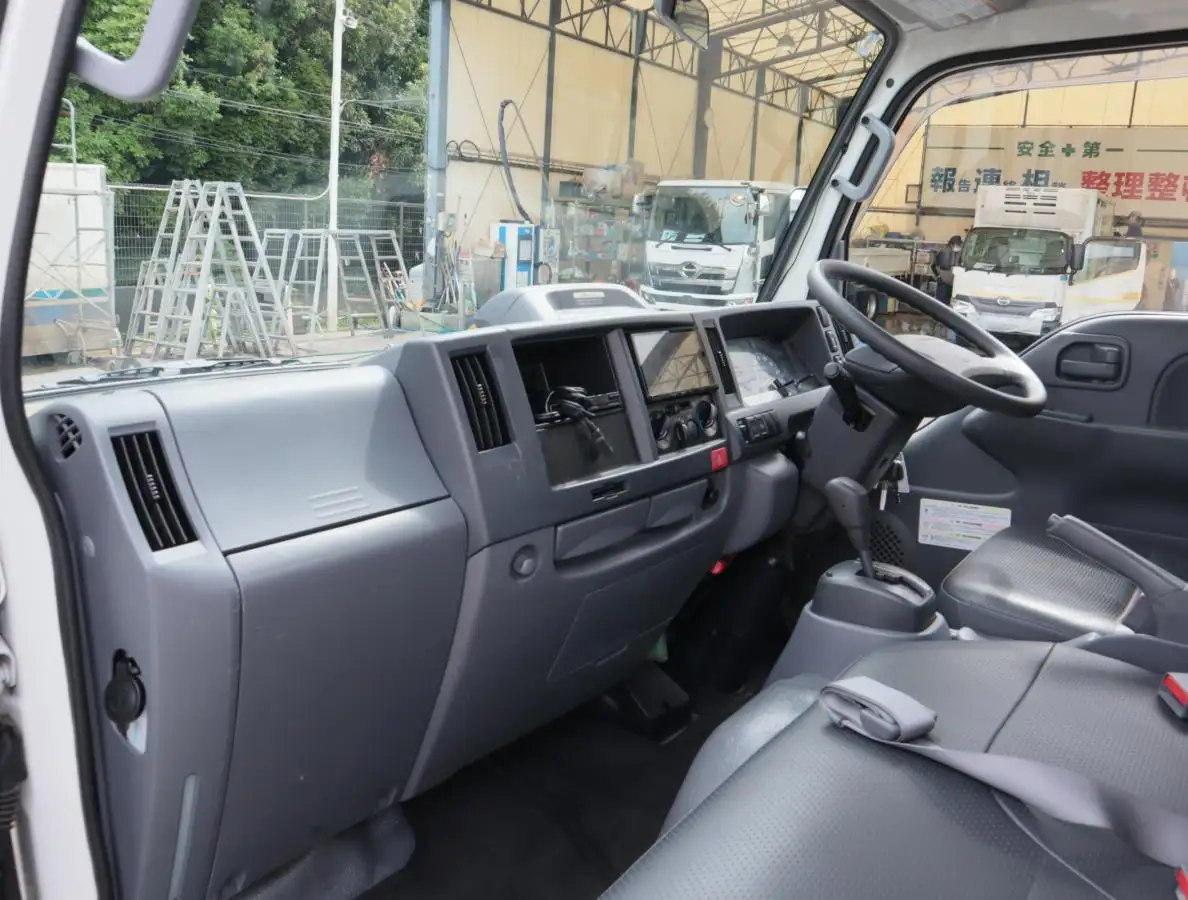 いすゞ エルフ 小型 平ボディ 2RG-NJR88A H31/R1の中古トラック画像10