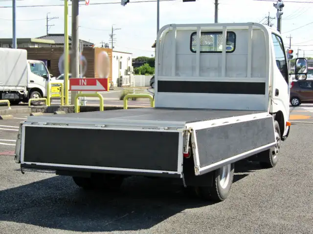 トヨタ ダイナ 小型 平ボディ TKG-XZC605 H30の中古トラック画像4