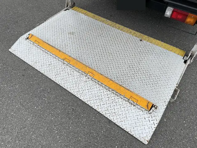 トヨタ トヨエース 小型 アルミバン パワーゲート サイドドアの中古トラック画像11