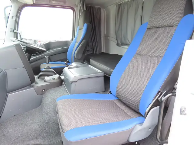 いすゞ ギガ 大型 ウイング エアサス 2PG-CYJ77CAの中古トラック画像10