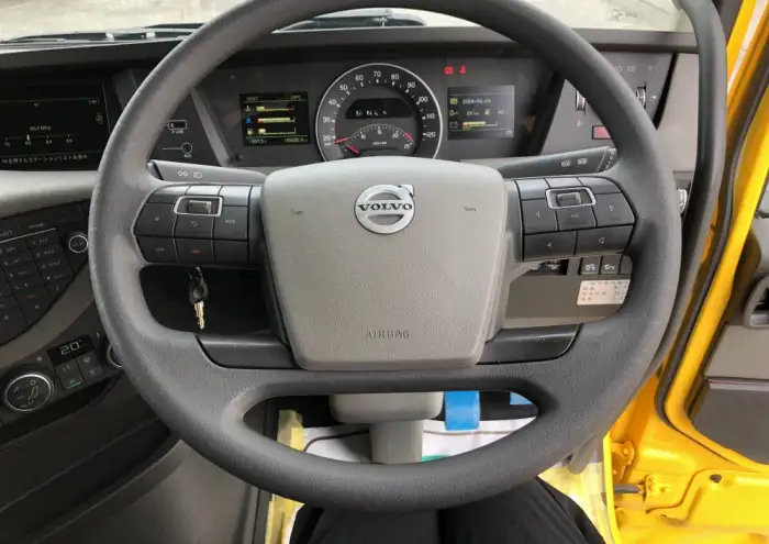 ボルボ トラック 大型 トラクター 2デフ ベッドの中古トラック画像12