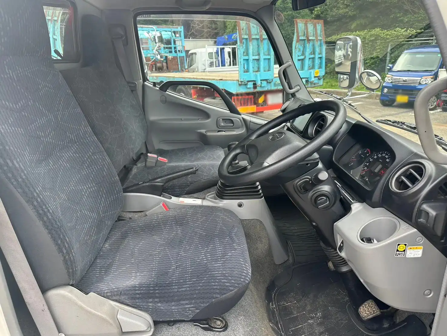 日野 デュトロ 小型 平ボディ TKG-XZU675M H31/R1の中古トラック画像11