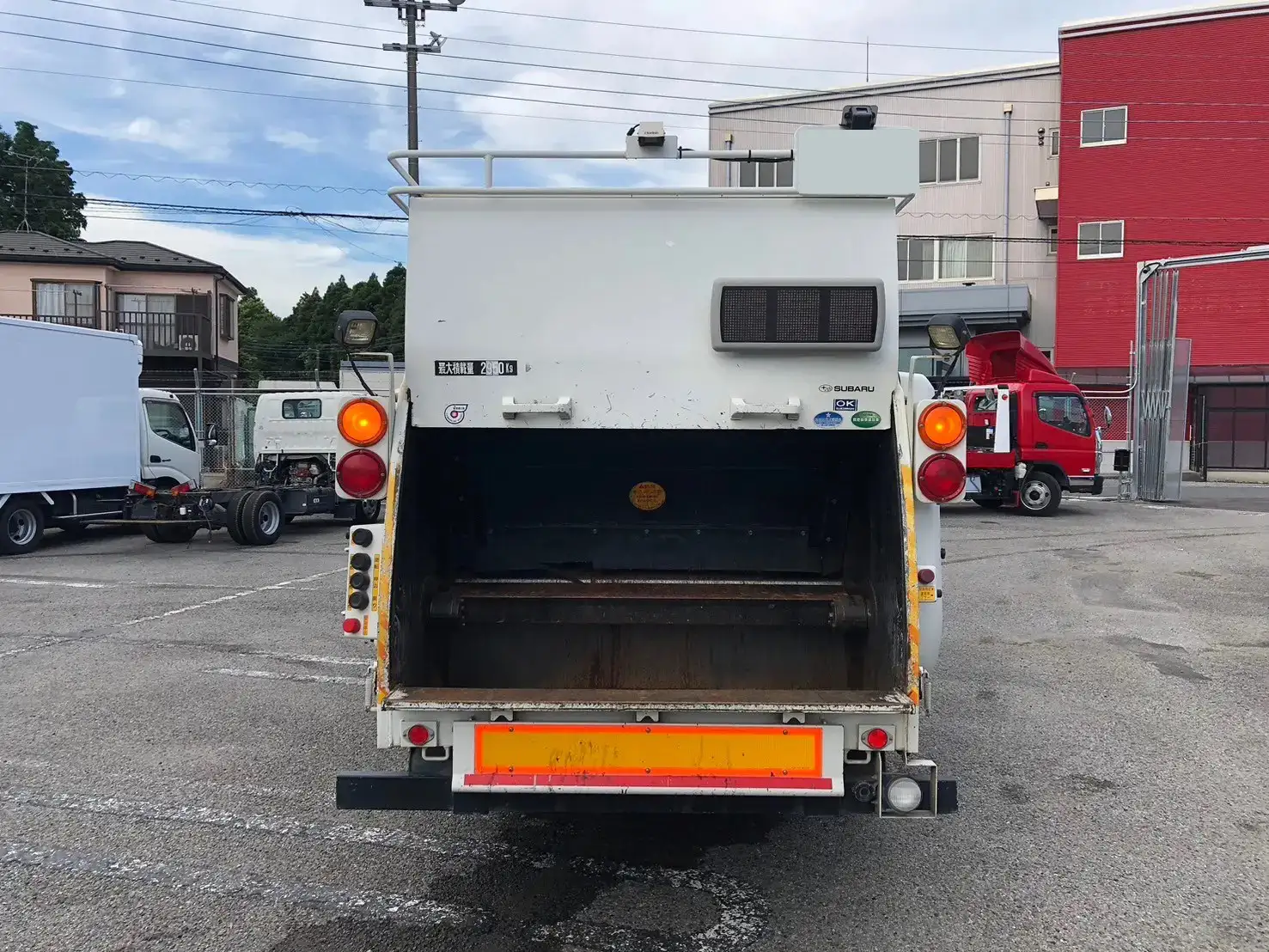 いすゞ エルフ 小型 パッカー車 巻き込み式 回転ダンプ式の中古トラック画像6