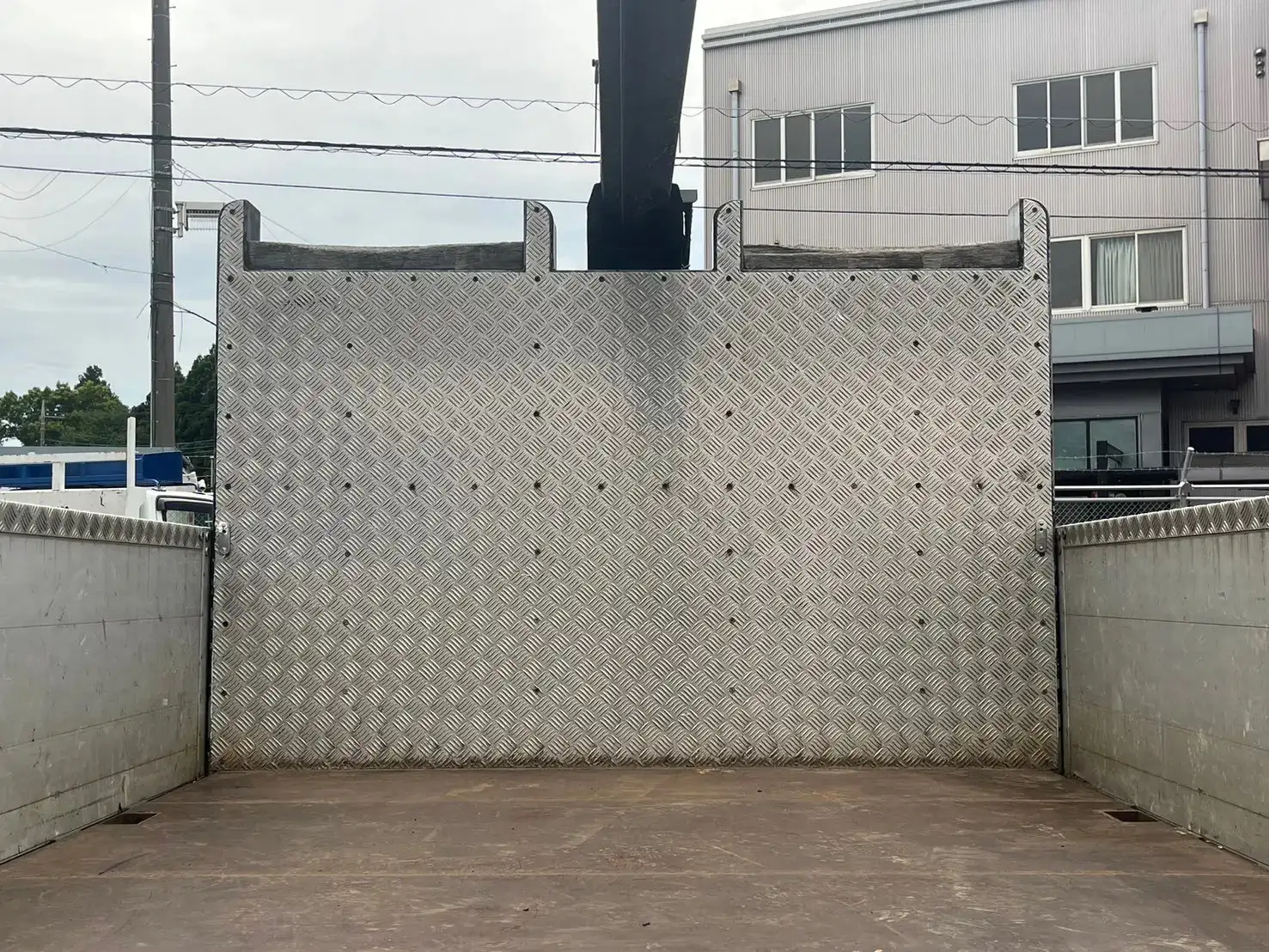 いすゞ エルフ 小型 クレーン付 床鉄板 アルミブロックの中古トラック画像6