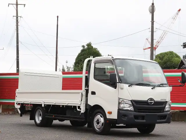 日野 デュトロ 小型 平ボディ パワーゲート TKG-XZU710Mの中古トラック画像2