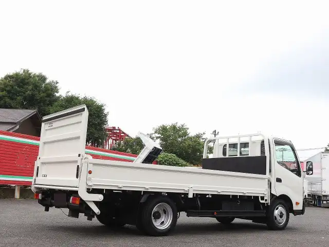 日野 デュトロ 小型 平ボディ パワーゲート TKG-XZU710Mの中古トラック画像3