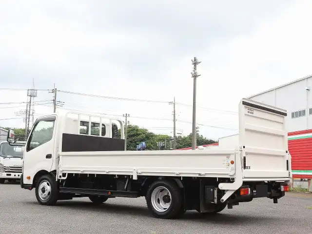 日野 デュトロ 小型 平ボディ パワーゲート TKG-XZU710Mの中古トラック画像4