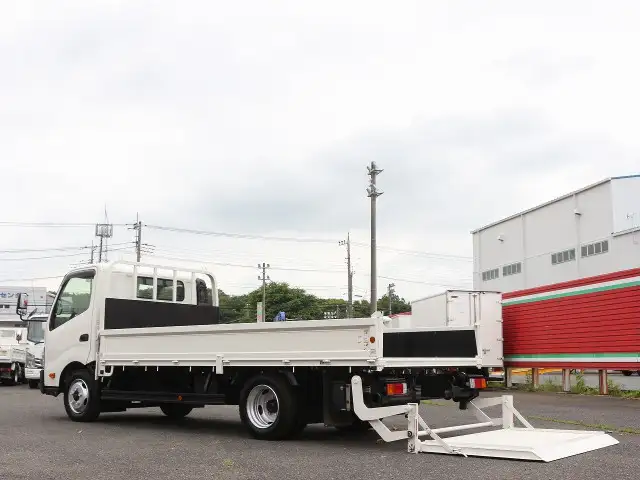 日野 デュトロ 小型 平ボディ パワーゲート TKG-XZU710Mの中古トラック画像6