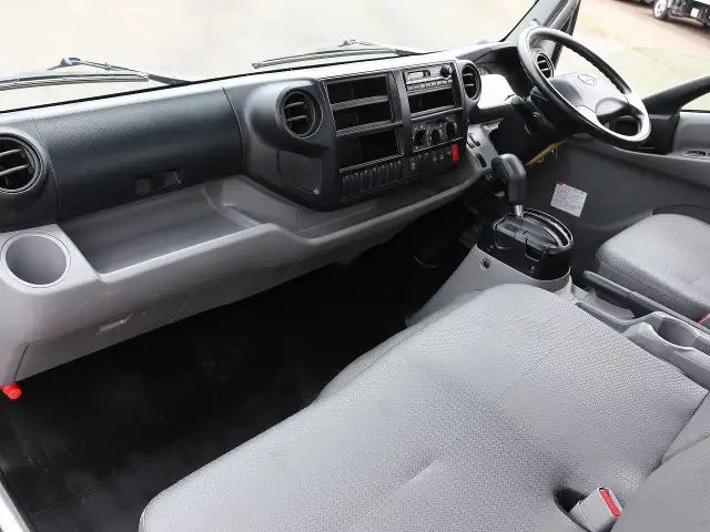 日野 デュトロ 小型 平ボディ パワーゲート TKG-XZU710Mの中古トラック画像13