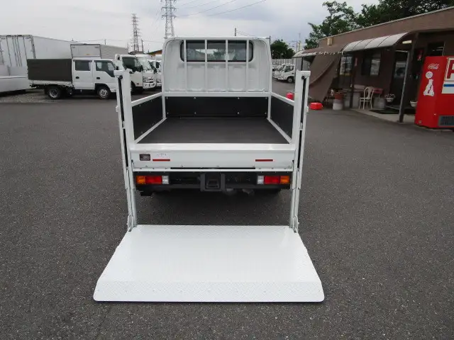 三菱 キャンター 小型 平ボディ Wキャブ パワーゲートの中古トラック画像8