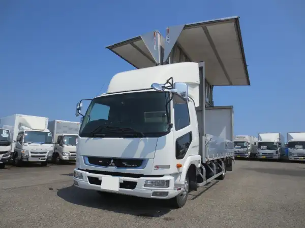 三菱 ファイター 中型/増トン ウイング エアサス ベッドの中古トラック画像1
