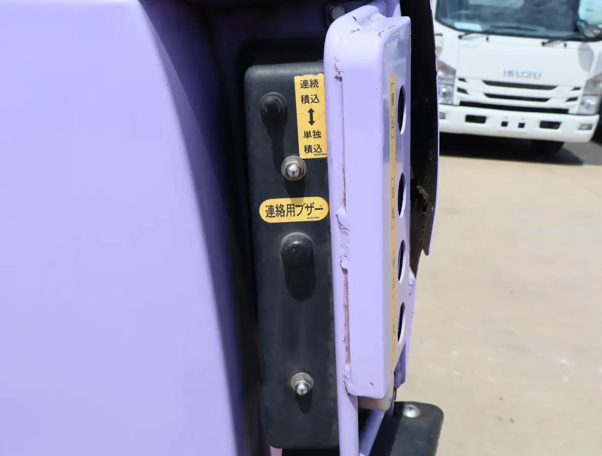 いすゞ エルフ 小型 パッカー車 巻き込み式 回転ダンプ式の中古トラック画像4